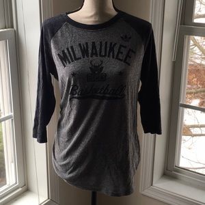 Retro Women’s Quarter Length Sleeve Milwaukee Bucks Shirt Size Large.